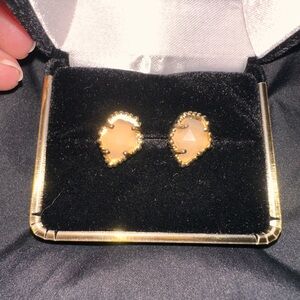 Small pink quarts studs with gold metal